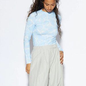 OVAL SQUARE Women's Skye Long Sleeve Blouse Size Medium in Blue Pool